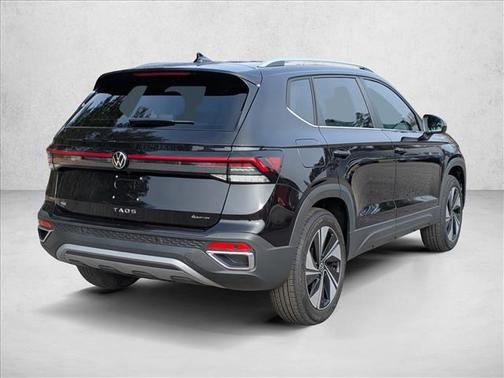 Deep Black Pearl 2026 Volkswagen Taos SE