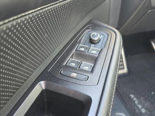 2024 Volkswagen Atlas 2.0T SEL Premium R-Line 4MOTION