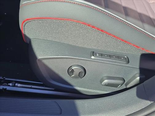 2025 Volkswagen Golf GTI 2.0T SE DSG