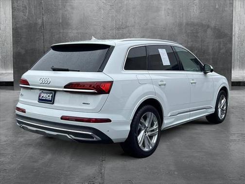 2022 Audi Q7 55 Premium Plus