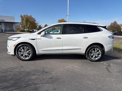 2024 Buick Enclave Essence AWD