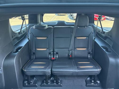 2023 GMC Yukon XL 4WD AT4