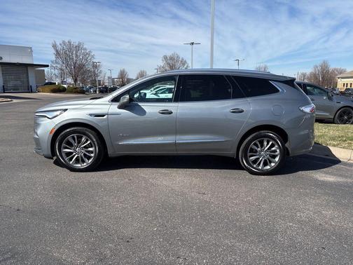 2024 Buick Enclave Avenir FWD