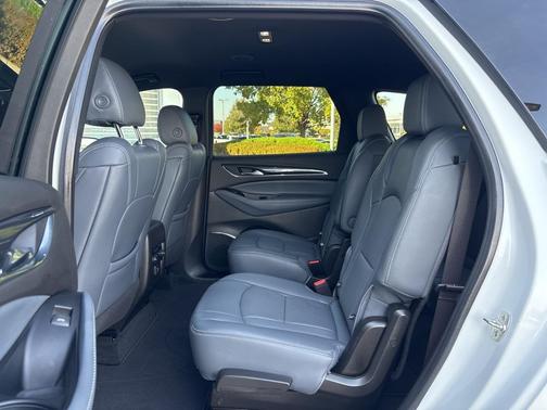 2024 Buick Enclave Essence FWD