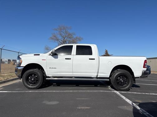 2021 RAM 2500 Tradesman Crew Cab 4x4 6'4' Box