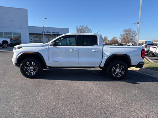 2023 GMC Canyon AT4