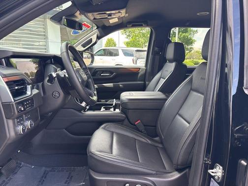 Onyx Black 2025 GMC Yukon Denali