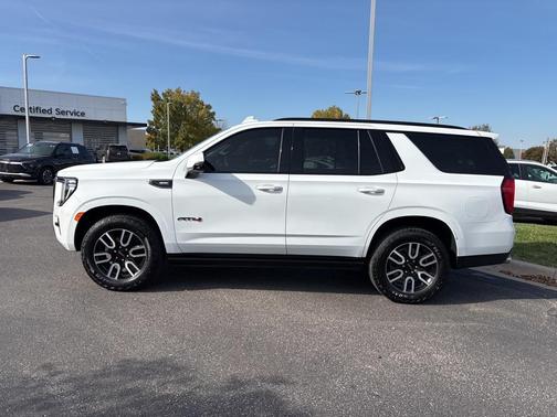 2023 GMC Yukon 4WD AT4