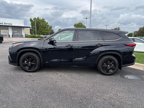 2020 Toyota Highlander Hybrid LE
