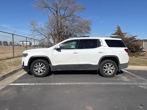 2022 GMC Acadia FWD SLT