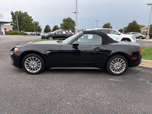 2019 FIAT 124 Spider Base