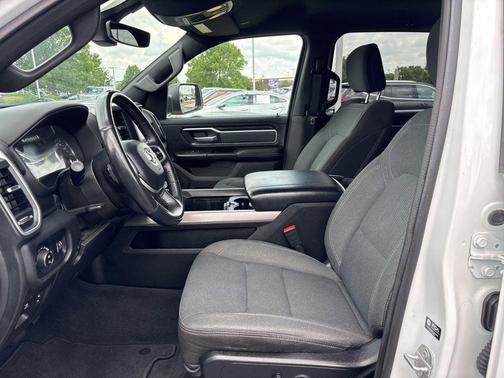Bright White Clearcoat 2022 RAM 1500 Big Horn/Lone Star