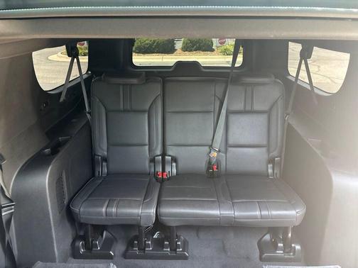 Summit White 2024 Chevrolet Suburban RST