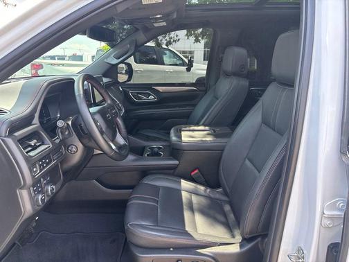 Summit White 2024 Chevrolet Suburban RST