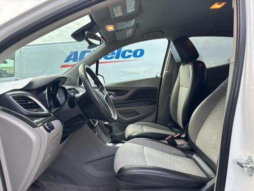 White Pearl Tricoat 2016 Buick Encore Sport Touring