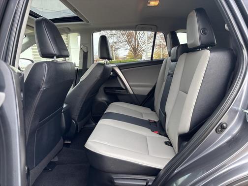 2017 Toyota RAV4 Hybrid Limited