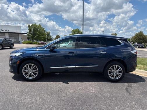 2023 Buick Enclave Essence AWD