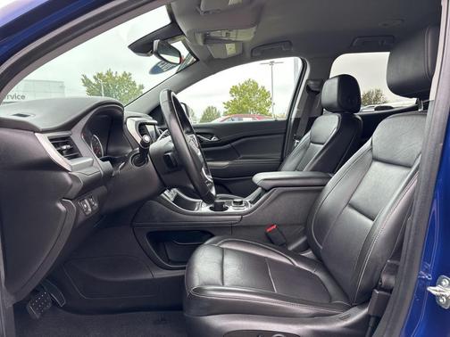 2023 GMC Acadia AWD SLT