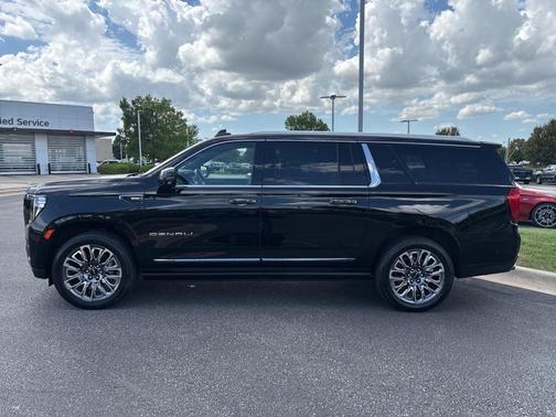 2023 GMC Yukon XL Denali Ultimate