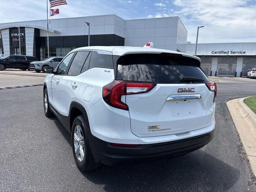 Summit White 2024 GMC Terrain SLE
