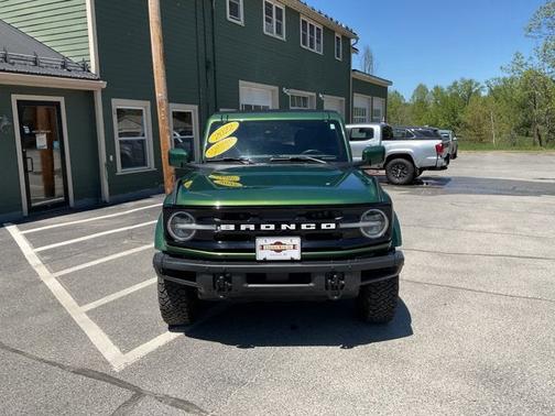 ERUPTION GREEN METALLIC 2022 Ford Bronco OUTER BANKS