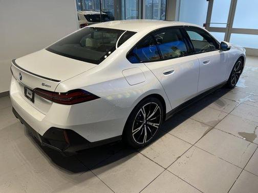 2024 BMW 540 i xDrive