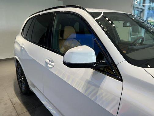 Alpine White 2026 BMW X5 xDrive40i