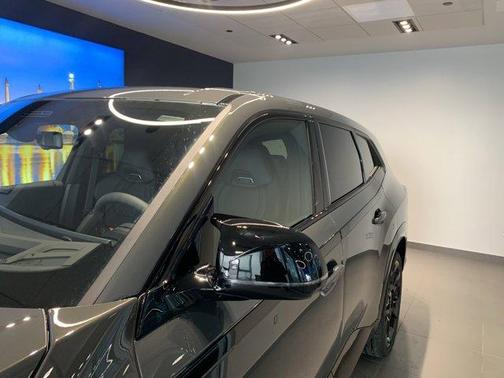 2025 BMW XM Base