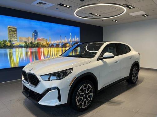 Alpine White 2026 BMW X2 xDrive28i
