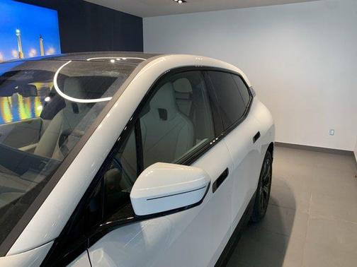 2025 BMW iX xDrive50