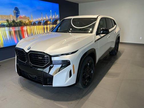 2025 BMW XM Base