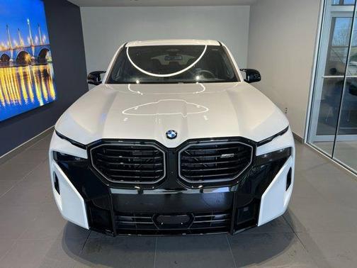 2025 BMW XM Base