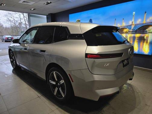 Space Silver 2026 BMW iX xDrive60