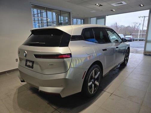 Space Silver 2026 BMW iX xDrive60