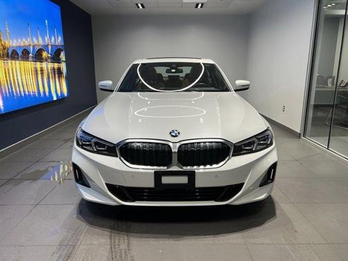 2023 BMW 330 i xDrive