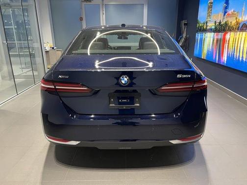 2026 BMW 530 i xDrive