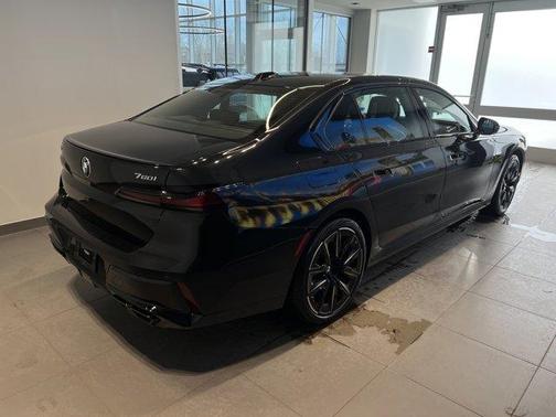 2023 BMW 760 760i xDrive