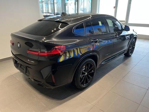2024 BMW X4 xDrive30i