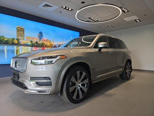 Gray 2022 Volvo XC90 T6 Inscription 7 Passenger