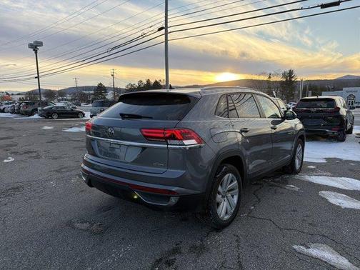 2021 Volkswagen Atlas Cross Sport 2.0T SE w/Technology