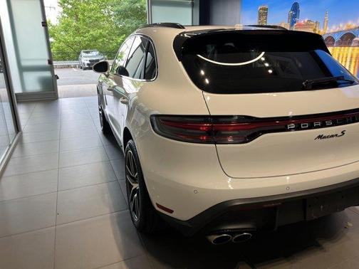 2022 Porsche Macan S