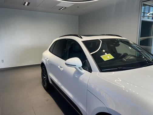 2022 Porsche Macan S