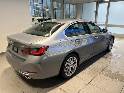 2025 BMW 330 i xDrive