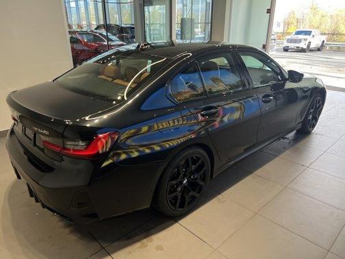 2025 BMW 330 i xDrive