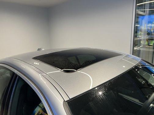 2025 BMW 330 i xDrive