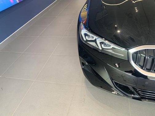 2025 BMW 330 i xDrive