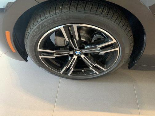 2025 BMW 230 i xDrive
