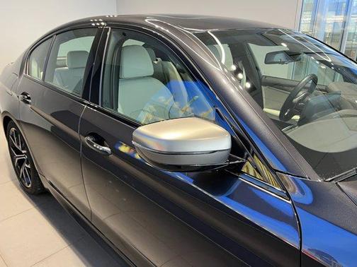 2023 BMW M550 i xDrive