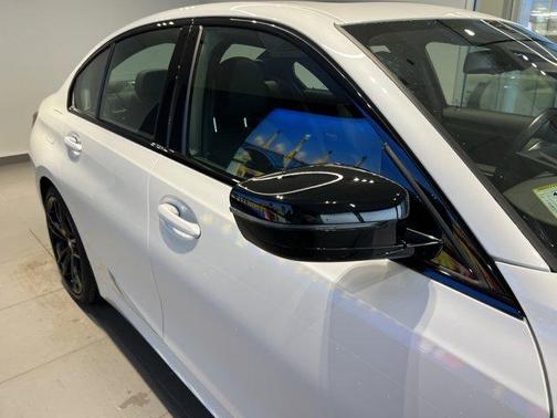 2024 BMW 330 i xDrive