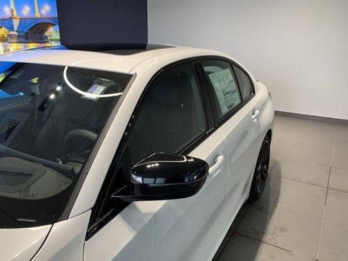 2024 BMW 330 i xDrive